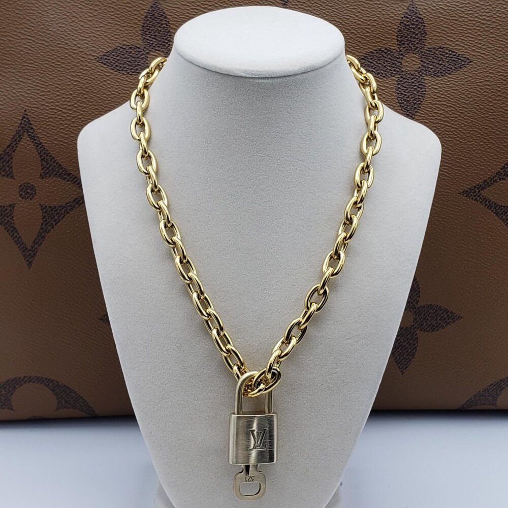 18K Gold-Plated Necklace with Authentic Louis Vuitton Padlock - Picture 9 of 12